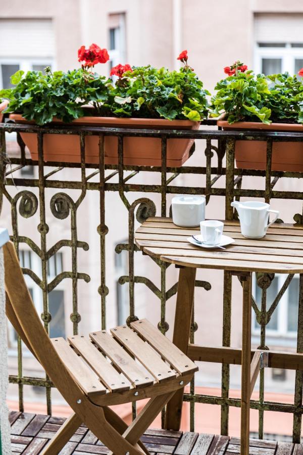 Captain Buda Apartment Budapest Exterior photo