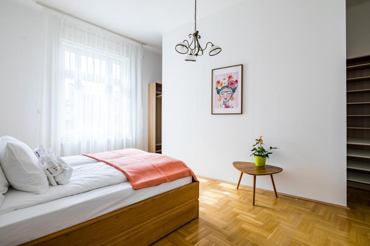 Captain Buda Apartment Budapest Exterior photo